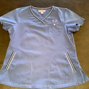 Koi nursing scrub top M
